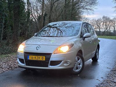 Beige Gebruikt 2010 Renault Scénic III Dynamique MPV | € 3.750 (Eerlijke prijs)