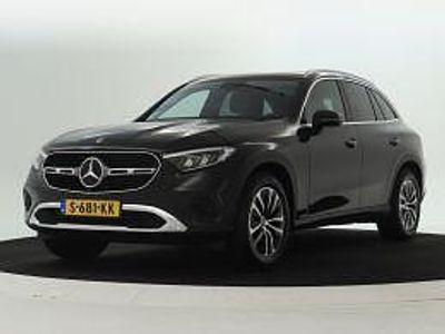 Obsidiaanzwart metaal Occasion 2023 Mercedes 200 Business SUV | € 59.950