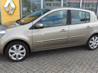 tweedehands Renault Clio 1.6 NIGHT & DAY/ automaat/ trekhaak