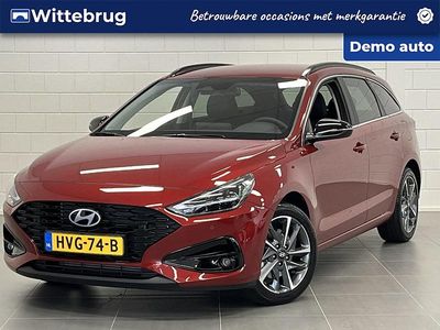 Rood metallic Occasion 2025 Hyundai i30 Premium Stationwagen | € 35.925