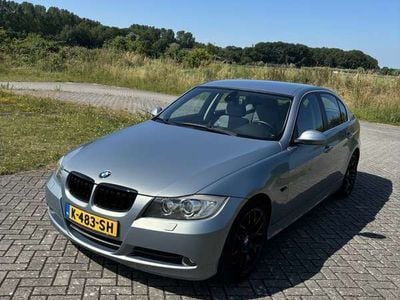 BMW 325