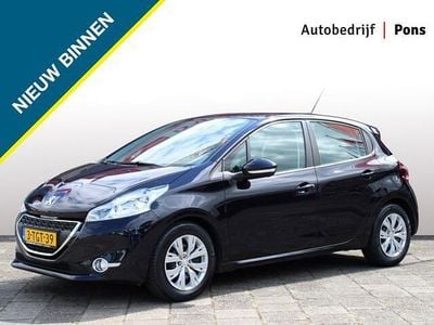 Blauw Gebruikt 2014 Peugeot 208 Envy Hatchback | € 9.950 (Iets duurder)