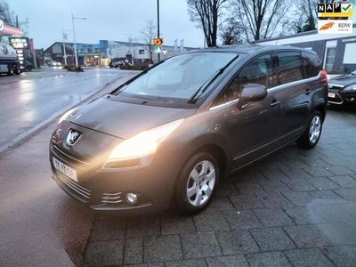 Grijs Occasion 2011 Peugeot 5008 MPV | € 3.999 (Eerlijke prijs)