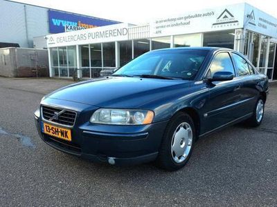 Blauw, metallic lak Gebruikt 2006 Volvo S60 Sedan | € 4.550 (Eerlijke prijs)
