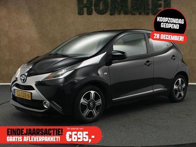 Zwart Gebruikt 2015 Toyota Aygo X-clusiv Hatchback | € 9.945 (Duur)