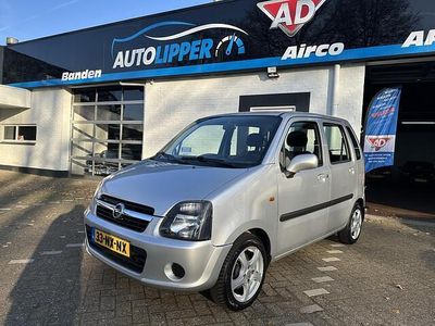 Grijs Occasion 2004 Opel Agila Hatchback | € 1.650 (Eerlijke prijs)