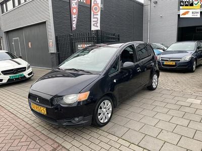 Zwart Gebruikt 2011 Mitsubishi Colt Edition Hatchback | € 1.499