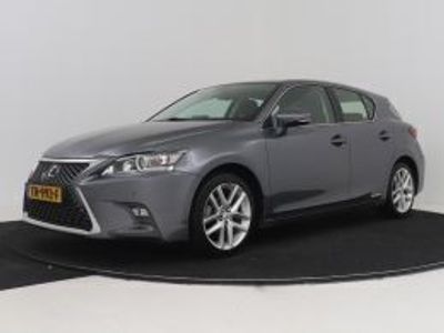 Lexus CT200h