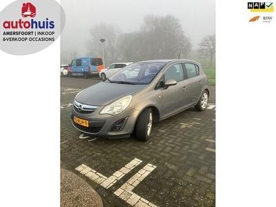 Bruin Occasion 2011 Opel Corsa Cosmo Hatchback | € 6.749 (Eerlijke prijs)