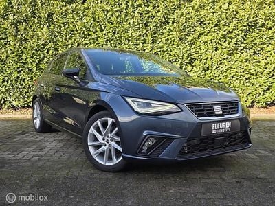 Grijs (metallic) Occasion 2024 Seat Ibiza FR Hatchback | € 21.444 (Eerlijke prijs)