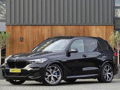 Zwart Occasion 2022 BMW X5 M Sport SUV | € 64.995 (Eerlijke prijs)