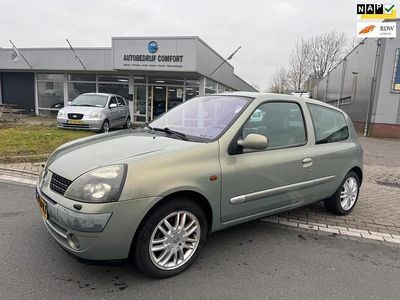 Groen Gebruikt 2002 Renault Clio II Initiale Hatchback | € 1.499 (Eerlijke prijs)