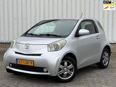 Grijs Gebruikt 2010 Toyota iQ Hatchback | € 6.349 (Eerlijke prijs)