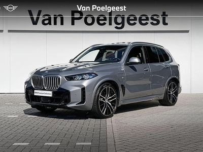 Skyscraper grey metallic (grijs metallic) Occasion 2024 BMW X5 Comfort Edition SUV | € 91.800 (Super prijs)