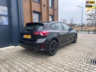 Zwart Occasion 2022 Ford Focus Hatchback | € 16.350 (Eerlijke prijs)