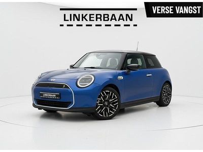 Occasion Mini Cooper SE Favoured 160 kW (218 PK) 2024 Blauw Hatchback