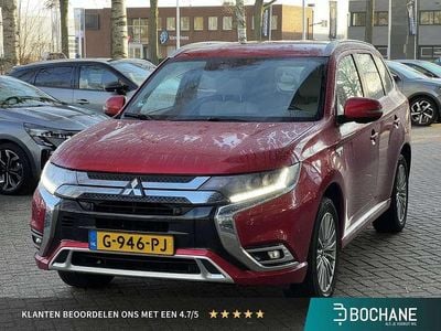 Rood Occasion 2019 Mitsubishi Outlander P-HEV Intense+ SUV | € 21.890 (Eerlijke prijs)