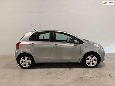 Grijs Occasion 2006 Toyota Yaris Luna Hatchback | € 6.495 (Eerlijke prijs)