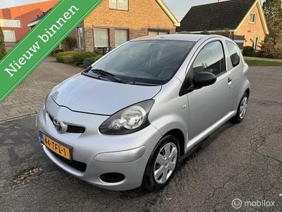 Grijs Gebruikt 2009 Toyota Aygo Hatchback | € 1.850 (Goede deal)