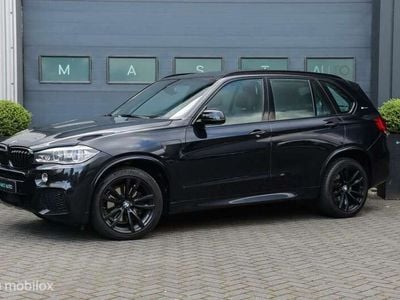 Zwart, metallic lak Occasion 2017 BMW X5 M Sport SUV | € 33.740 (Eerlijke prijs)