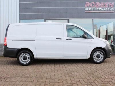 Wit Occasion 2023 Mercedes e-Vito MPV | € 24.750