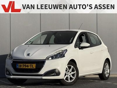 Wit Occasion 2018 Peugeot 208 Active Hatchback | € 6.248 (Eerlijke prijs)