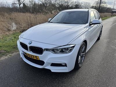 Wit Occasion 2017 BMW 320 Executive Stationwagen | € 17.950 (Eerlijke prijs)