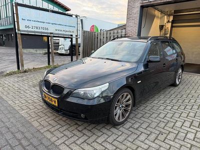 Zwart Occasion 2004 BMW 530 Stationwagen | € 2.999 (Super prijs)