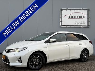 Wit Occasion 2015 Toyota Auris Touring Sports Stationwagen | € 14.895 (Iets duurder)
