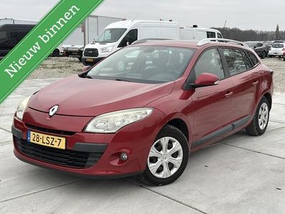 Rood Gebruikt 2010 Renault Mégane GrandTour Expression Stationwagen | € 3.250 (Eerlijke prijs)