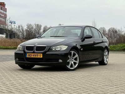 Zwart Gebruikt 2005 BMW 320 Sedan | € 2.450 (Super prijs)