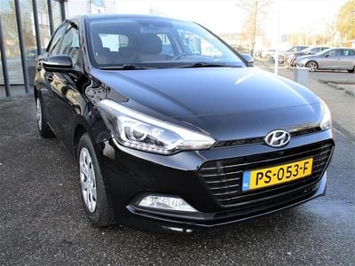 Zwart Occasion 2017 Hyundai i20 Comfort Hatchback | € 9.995 (Eerlijke prijs)