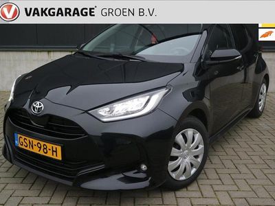 Zwart Gebruikt 2022 Toyota Yaris Active Hatchback | € 16.950 (Eerlijke prijs)