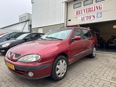 Gebruikt 2003 Renault Mégane II Dynamique Stationwagen | € 1.149 (Eerlijke prijs)