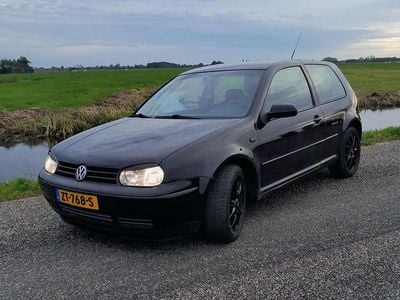 Zwart Gebruikt 1998 VW Golf IV Highline Hatchback | € 5.000 (Iets duurder)