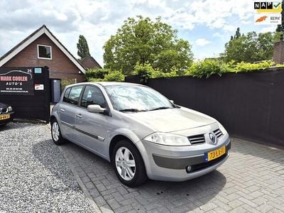 Beige Gebruikt 2003 Renault Mégane II Expression Hatchback | € 2.899 (Iets duurder)