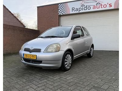 Grijs Occasion 2002 Toyota Yaris Luna Hatchback | € 1.150 (Eerlijke prijs)