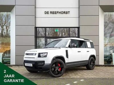 Fuhji white (licht wit)zwart Gebruikt 2021 Land Rover Defender Black Edition SUV | € 67.900 (Eerlijke prijs)