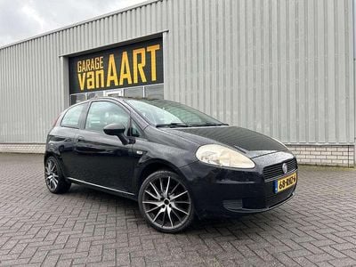 Zwart Gebruikt 2011 Fiat Grande Punto Hatchback | € 2.450 (Eerlijke prijs)