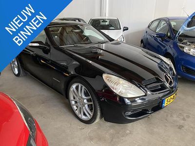 Zwart, metallic lak Gebruikt 2005 Mercedes SLK200 Cabriolet | € 13.950 (Duur)