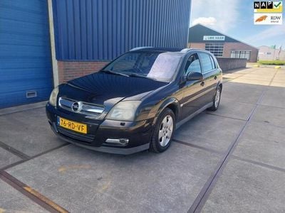 Occasion Opel Signum 155 PK (114 kW) 2005 Zwart Hatchback