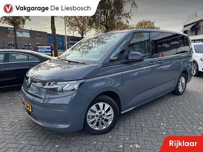 Grijs (metallic) Gebruikt 2022 VW Multivan Life Van | € 47.950 (Eerlijke prijs)