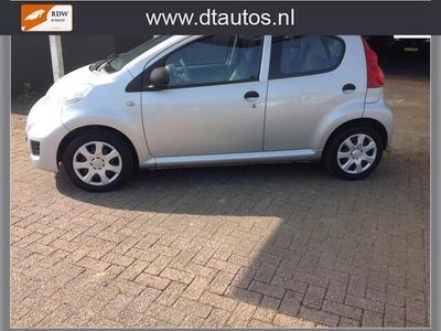 Occasion Peugeot 107 68 PK (50 kW) 2011 Grijs Hatchback