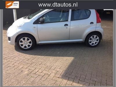 Grijs Gebruikt 2011 Peugeot 107 Hatchback | € 2.950 (Eerlijke prijs)