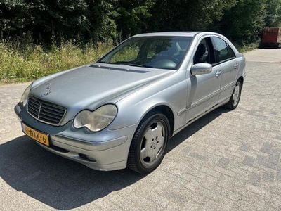 Mercedes C180