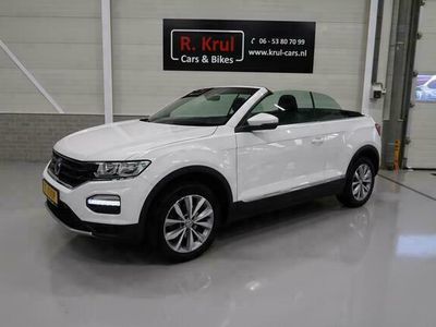 tweedehands VW T-Roc Cabrio 1.0 TSI Style Airco-ecc Navigatie APP connect Elektrische kap Stoelverwarming 17 inch Sportvelgen Fabrieksgarantie 1e Eigenares Parkeersensoren LED