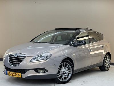 Occasion Lancia Delta Platinum 141 PK (103 kW) 2012 Beige (metallic) Hatchback