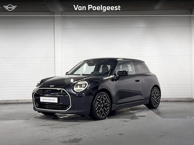 Zwart Gebruikt 2024 Mini Cooper SE Favoured Hatchback | € 31.450 (Super prijs)