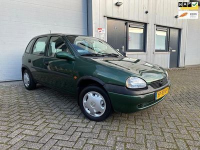 tweedehands Opel Corsa 1.2i-16V Strada