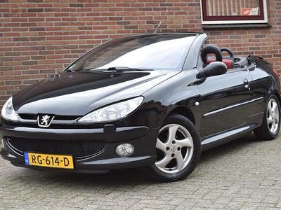 Zwart Gebruikt 2003 Peugeot 206 CC Cabriolet | € 1.949 (Eerlijke prijs)